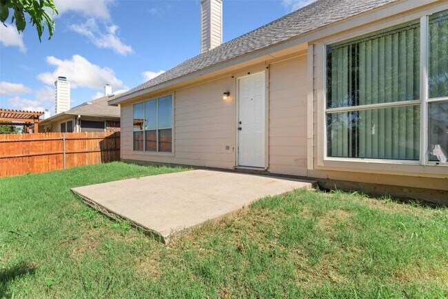 Building Photo - 4953 Sunset Ridge Dr