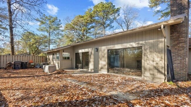 Building Photo - 904 Dogwood Ct