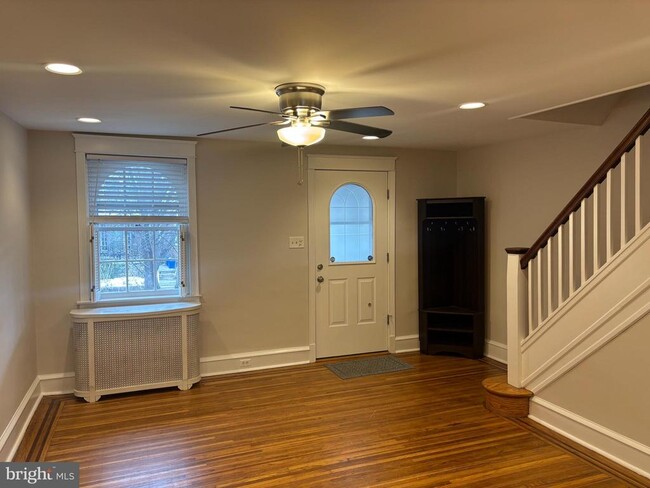 Building Photo - 3423 Vaux St