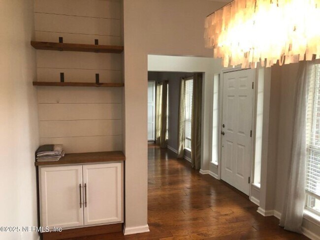 Building Photo - 12887 Dunns View Dr