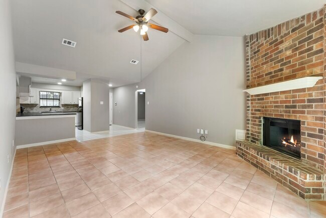 Building Photo - 1010 E Red Cedar Cir