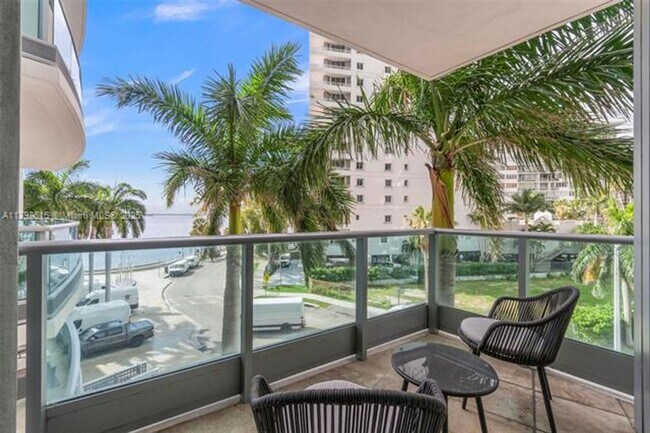 Building Photo - 1331 Brickell Bay Dr