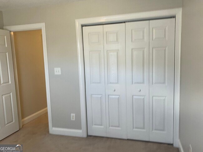 Building Photo - 44 Vaux Way