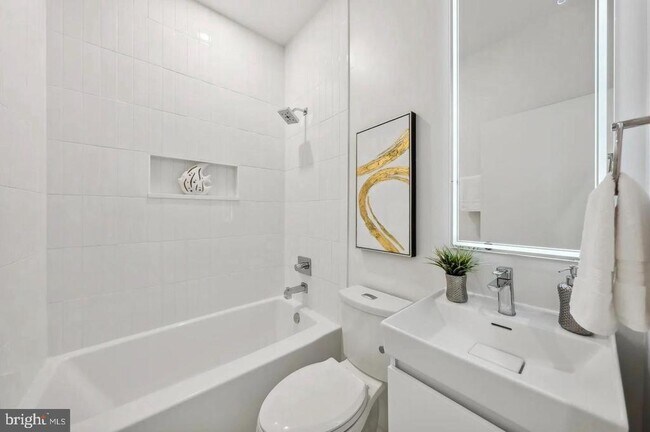 Building Photo - 2015 13th St NW