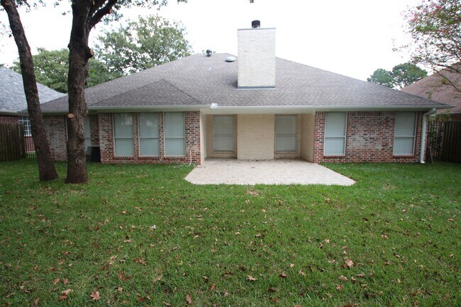 Building Photo - Coming Soon! - Beautiful 3 Bedroom, 2 Bath Home in Tyler! Gated Community!