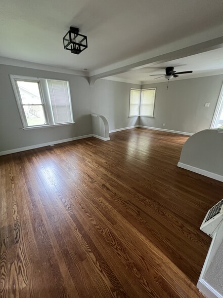 livingroom/dining - 6435 Myron Ave