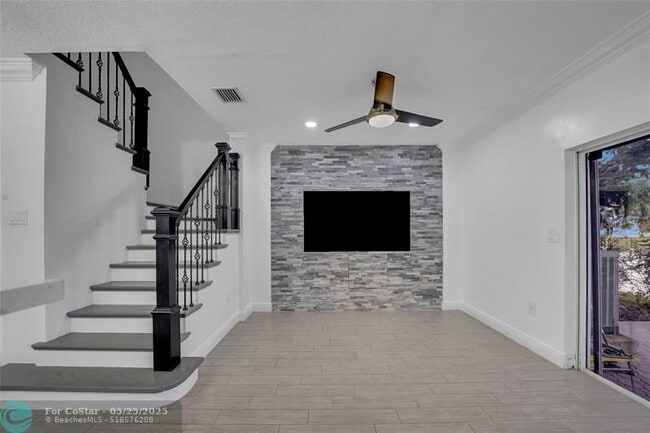 Building Photo - 12925 SW 28th Ct