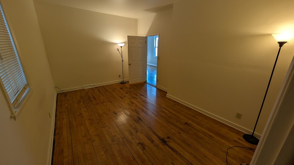 Building Photo - 2609 N Fratney St