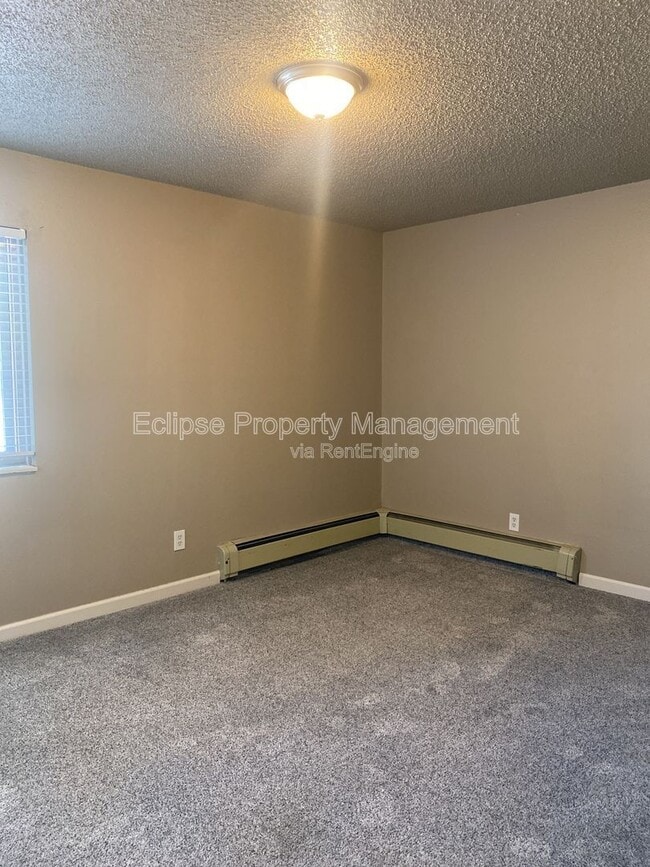 Building Photo - 502 Bell Ct