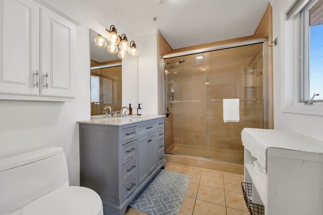 Building Photo - 15 Legend Hills Dr