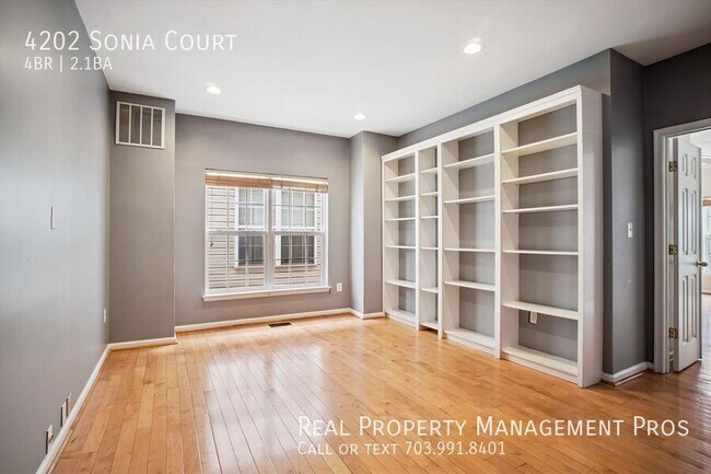 Building Photo - 4202 Sonia Ct