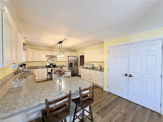 Building Photo - Earn Wealth While Leasing - Like a Homeowner - Lease to Own