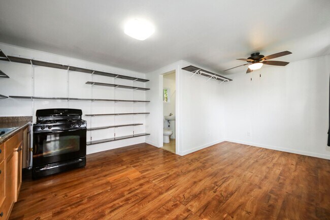 Building Photo - California Ave  - Multi