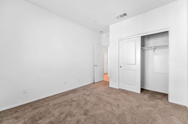 Building Photo - Modern Cadence Townhome with Open-Concept Living & Energy-Efficient Features!