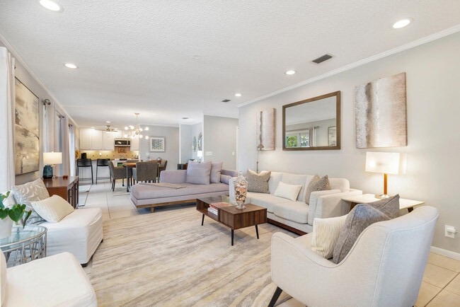 Building Photo - 10 Sailfish Ln