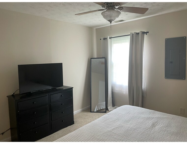 Building Photo - 501 Mohican Dr