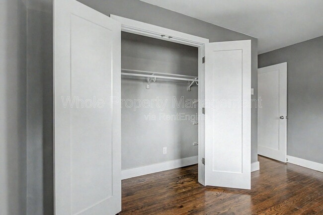 Building Photo - 5565 E Bails Dr