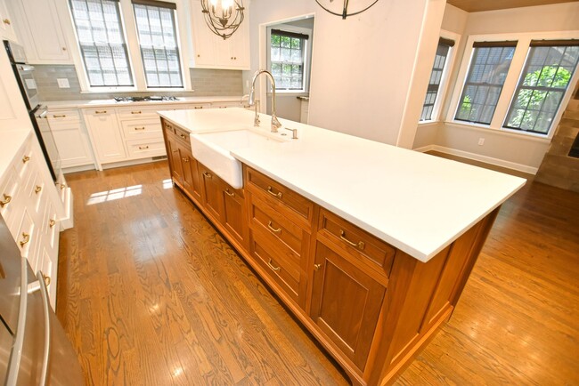 Building Photo - Notre Dame Alumni Owned Home For Lease