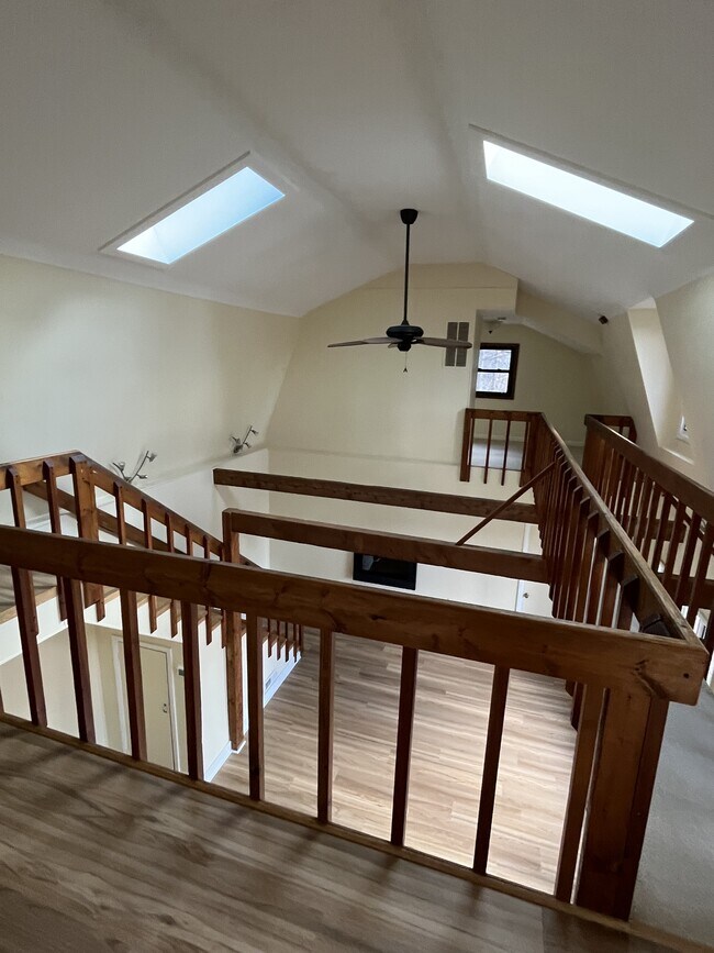 Building Photo - 51 Buck Spgs Acrs