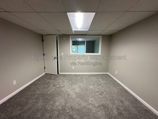 Building Photo - 120 Heather Hills Dr