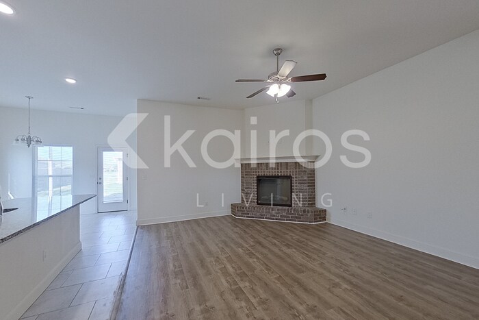 Building Photo - 109 Pin Oak St