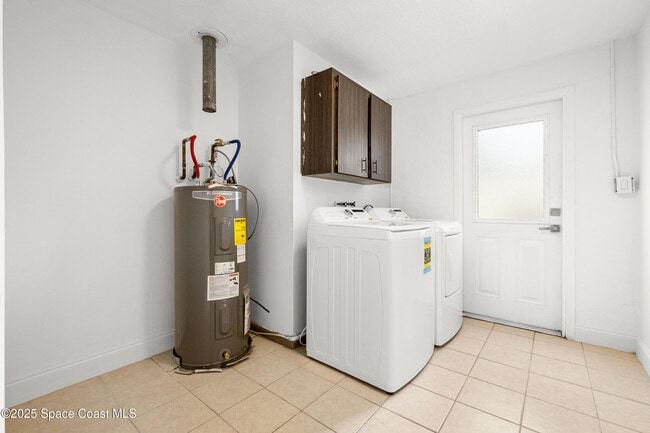 Building Photo - 1445 Mercury St