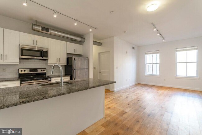 Building Photo - 224 Church St