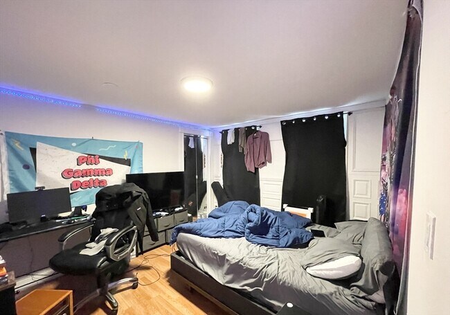 Building Photo - 22 Parker Hill Ave