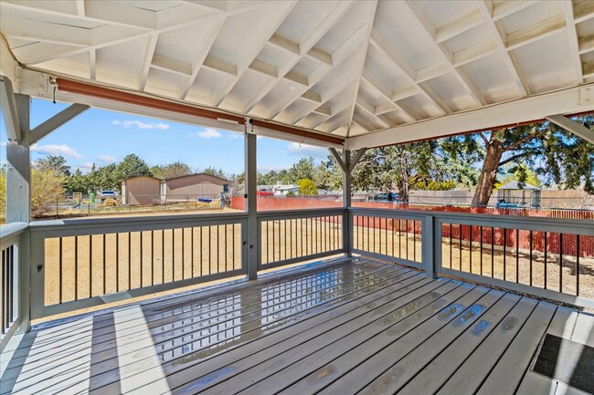 Building Photo - 2774 N Panorama Dr