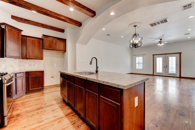 Building Photo - 1426 W 21st St