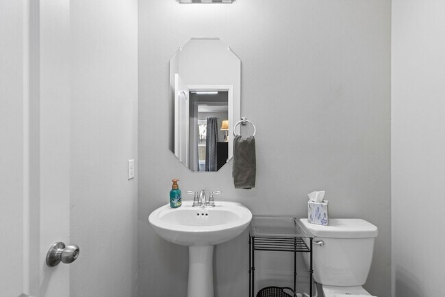 Building Photo - 12002 Rockridge Falls Dr