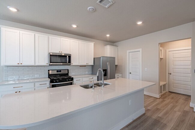 Building Photo - 7400 Travertine Spring Dr