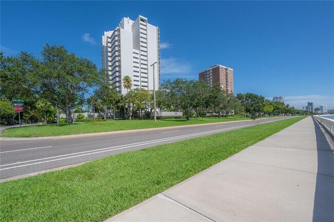 Building Photo - 4141 Bayshore Blvd