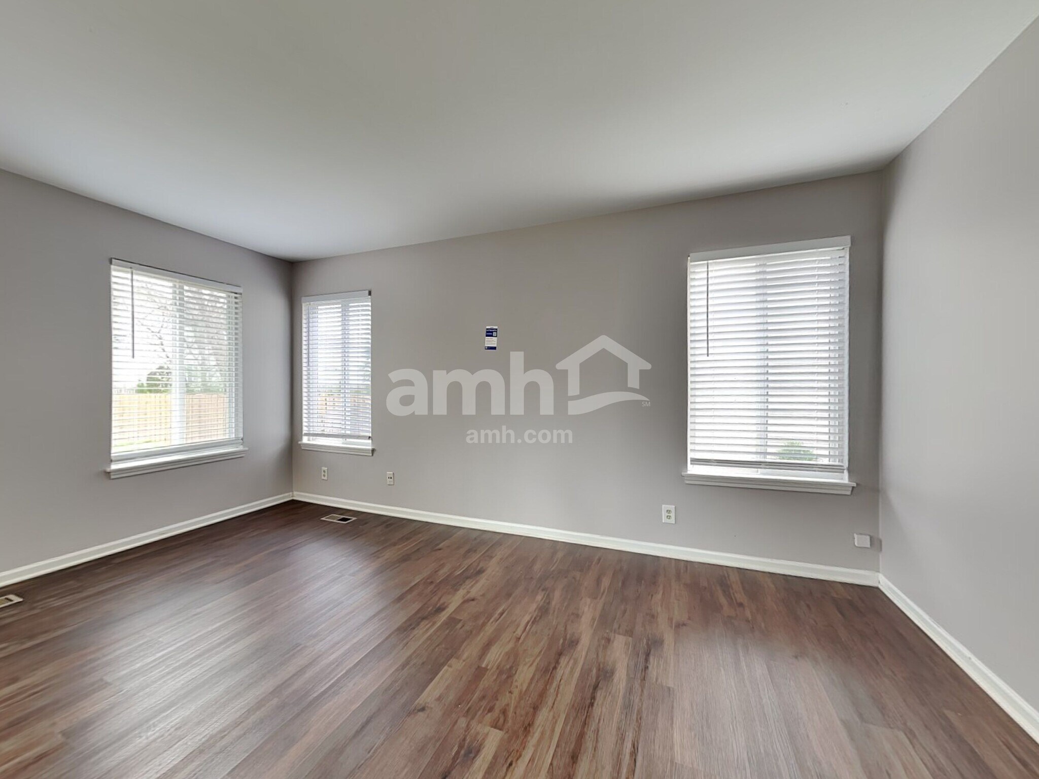 Building Photo - 20934 W Bloomfield Dr