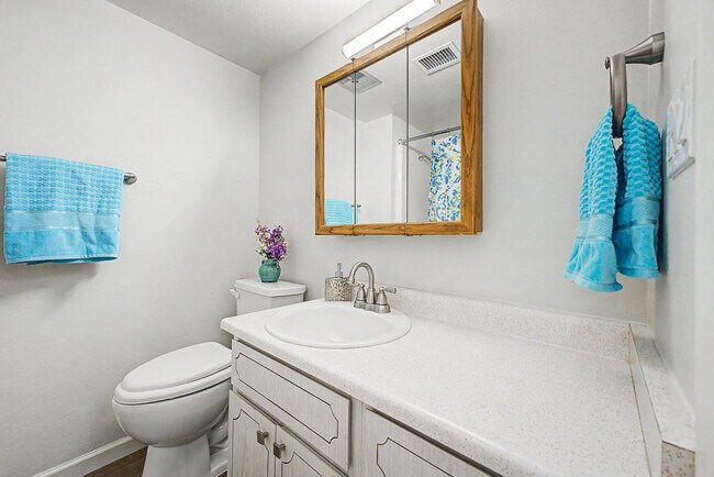 Building Photo - 10141 N 97th Dr