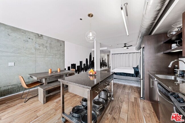 Building Photo - 1111 S Grand Ave