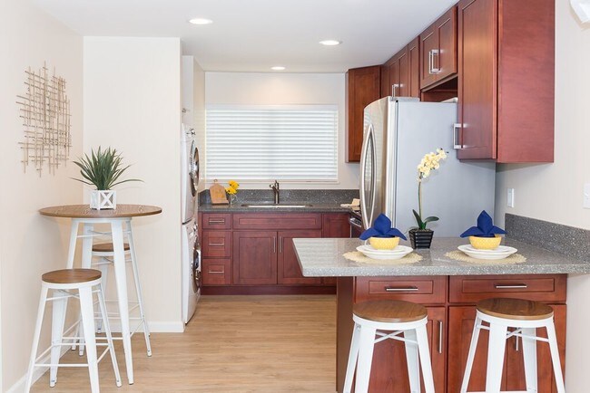 Kitchen - Breakfast Nooks - Kamoku Luxury Apartment-Homes [Move 10/01/17]