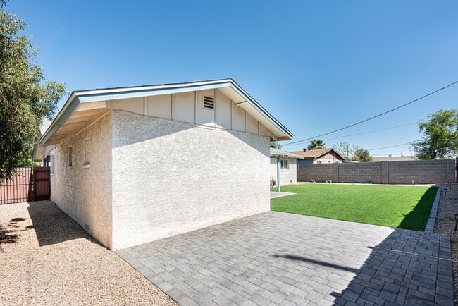 Building Photo - Greeat Single family home in Tempe! Close to ASU!