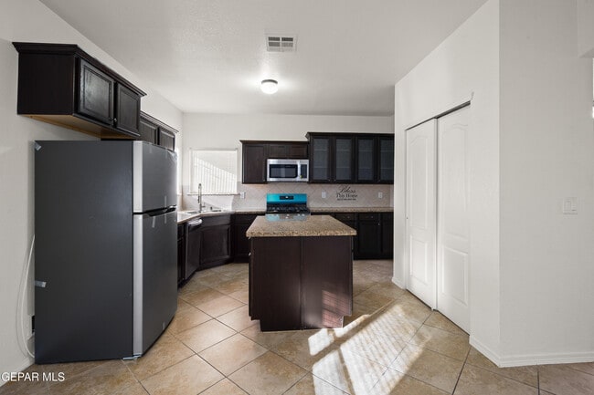 Building Photo - 3177 Samantha Rae Pl