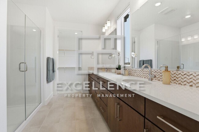 Building Photo - One Year New Home!  3/2.5 With Beautiful Updates Throughout Including Quartz Counters, Water Filt...