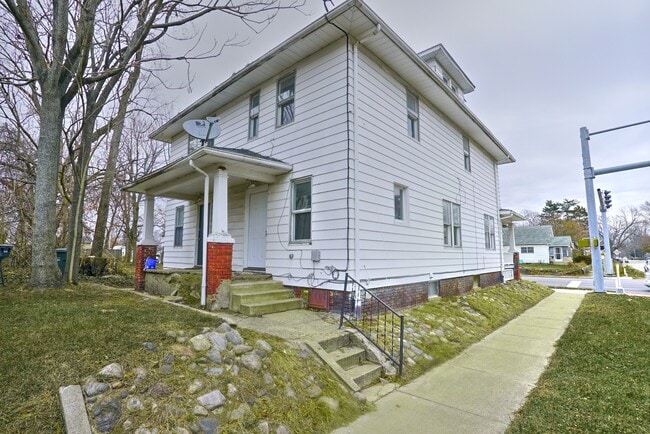 Building Photo - 501 N Eddy St
