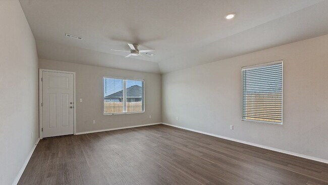 Building Photo - 2525 E Fox Mdw St