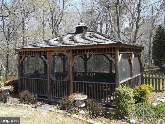 Building Photo - 820 Sollers Wharf Rd