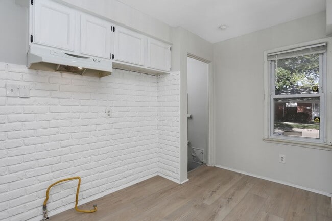 Building Photo - 12734 Riverview St