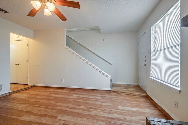 Building Photo - 2-Story, 2-Bedroom, 1.5-Bath Townhome Avai...