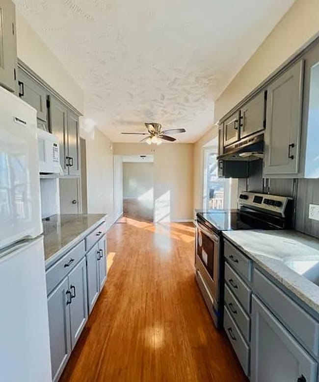 Building Photo - 8710 Cherry Ln Ct