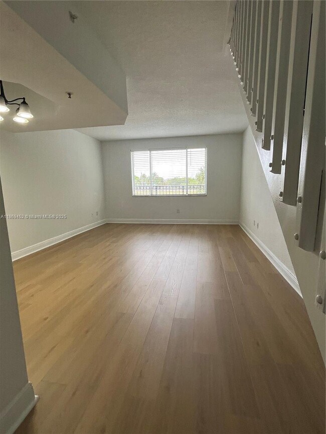 Building Photo - 751 SW 148th Ave