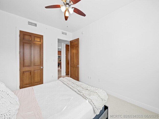 Building Photo - 516 Hendricks Isle