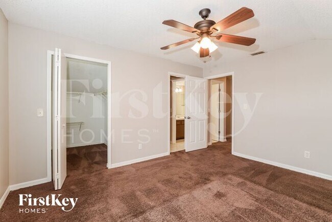 Building Photo - 9646 Lupine Ave