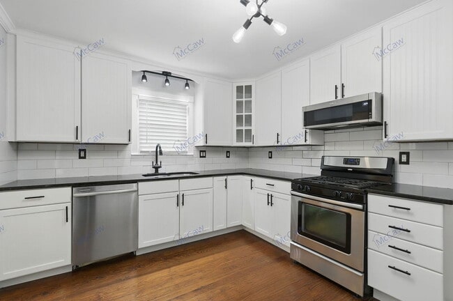 Building Photo - 2516 Primrose Ave